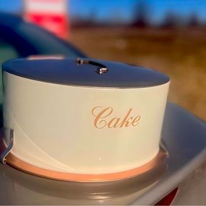 Vintage Decoware cake carrier